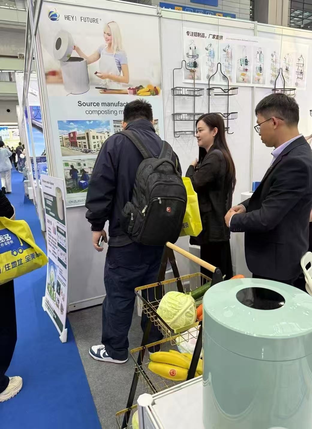 The company's marketing team attended the Shenzhen cross-border e-commerce exhibition. The company's marketing team attended the Shenzhen cross-border e-commerce exhibition.